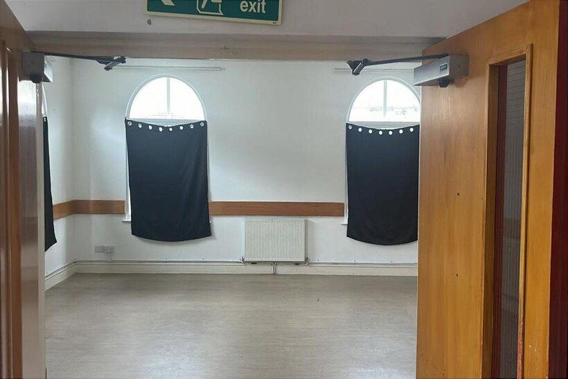 Spacious Commercial Unit – F1 Use Class – Sti