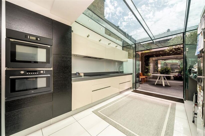 South Terrace, London SW7 6 bed house to rent - £20,583 pcm (£4,750 pw)