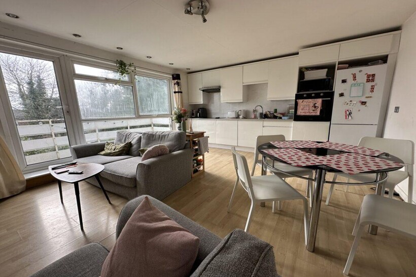 Flat 15, Fallowfield M14 4 bed penthouse to rent - £3,085 pcm (£712 pw)