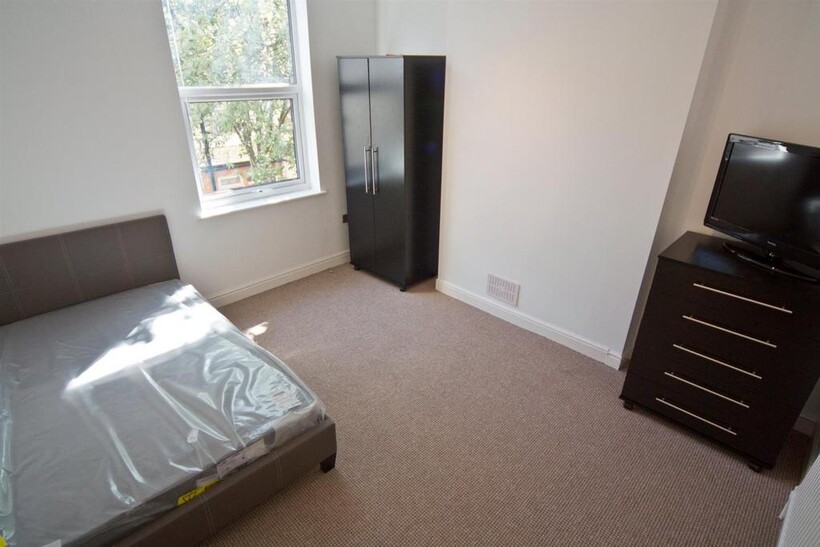 *£110pppw Excluding Bills* Frederick... 5 bed end of terrace house to rent - £2,389 pcm (£551 pw)