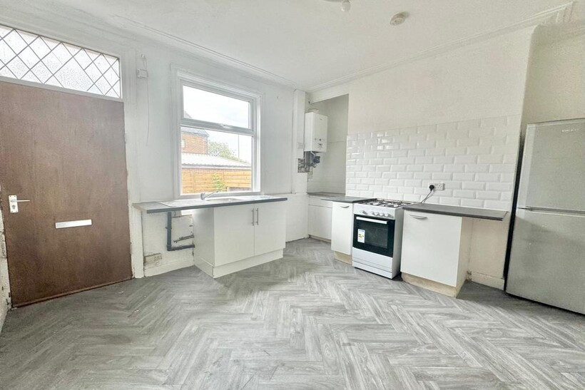Bertrand Street, Leeds, West... 4 bed terraced house to rent - £1,100 pcm (£254 pw)