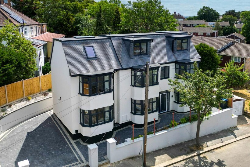 Kingslyn Crescent, London, SE19 6 bed detached house to rent - £5,000 pcm (£1,154 pw)