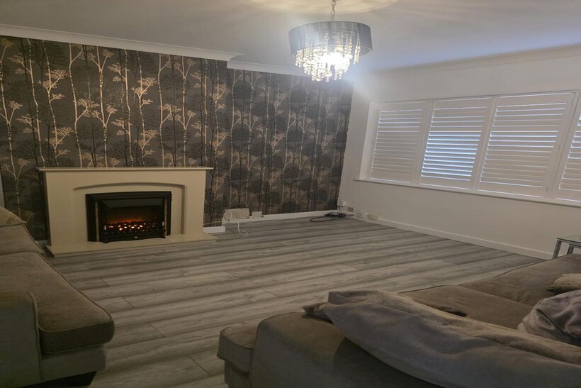 Trent Avenue, UPMINSTER RM14 5 bed semi-detached house to rent - £2,499 pcm (£577 pw)