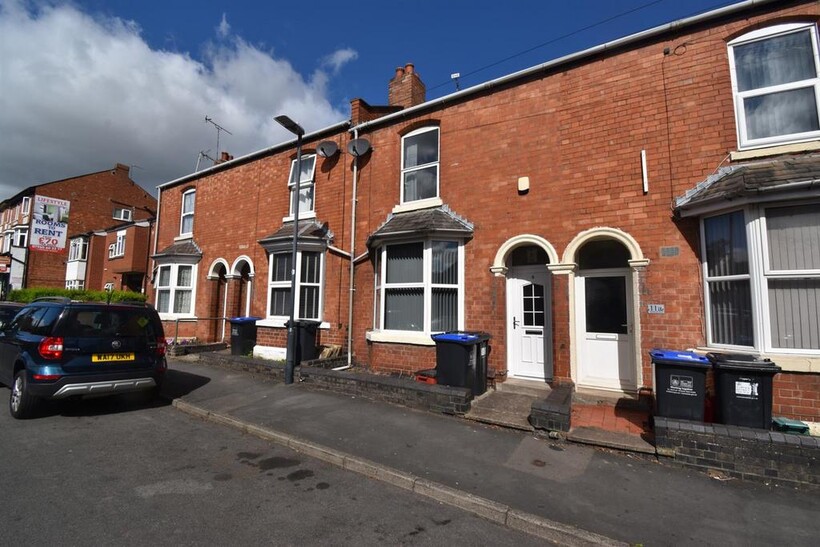 9 Tachbrook Street, Leamington Spa 4 bed house to rent - £2,160 pcm (£498 pw)