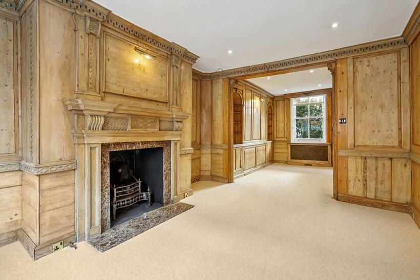 Yeoman`s Row, Knightsbridge SW3 3 bed house to rent - £6,825 pcm (£1,575 pw)