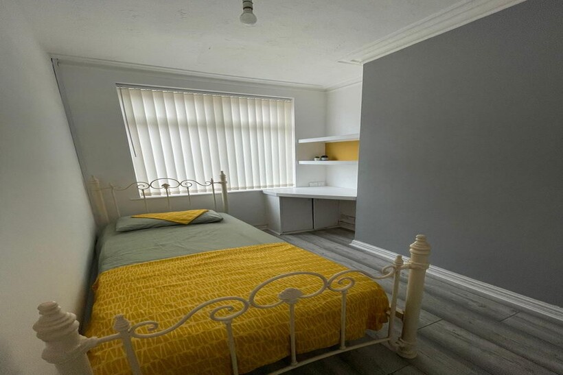 Clare Street, Stoke-on-Trent ST4 1 bed in a house share to rent - £375 pcm (£87 pw)