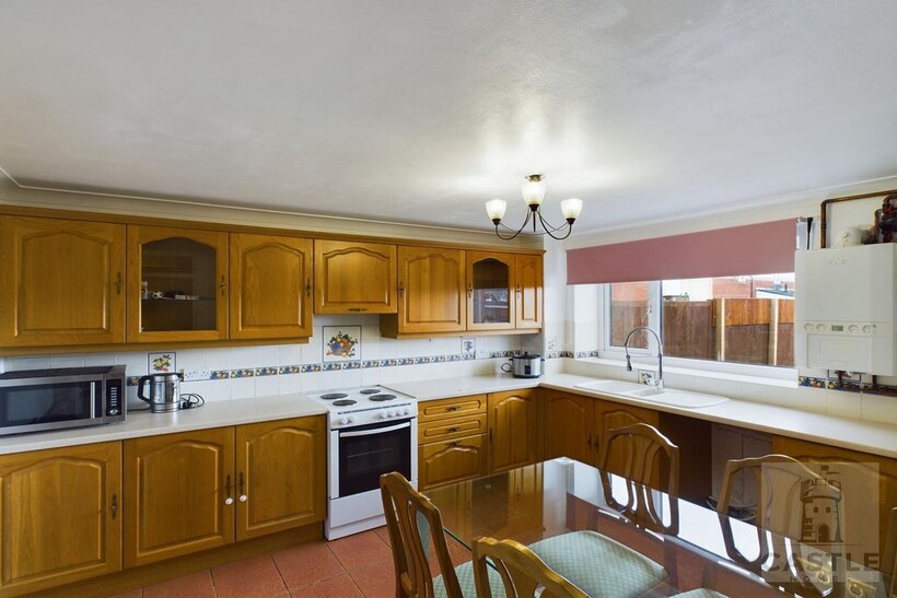 Castlewood, Middlesbrough TS3 3 bed terraced house to rent - £800 pcm (£185 pw)