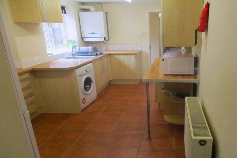 270 Hubert Road, B29 6EP 5 bed house to rent - £1,842 pcm (£425 pw)