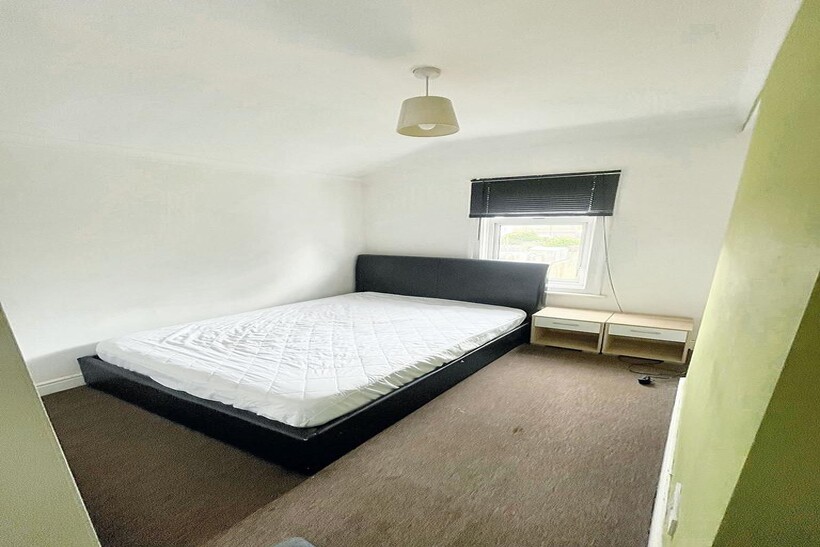 Rock Avenue, Gillingham ME7 1 bed in a house share to rent - £445 pcm (£103 pw)