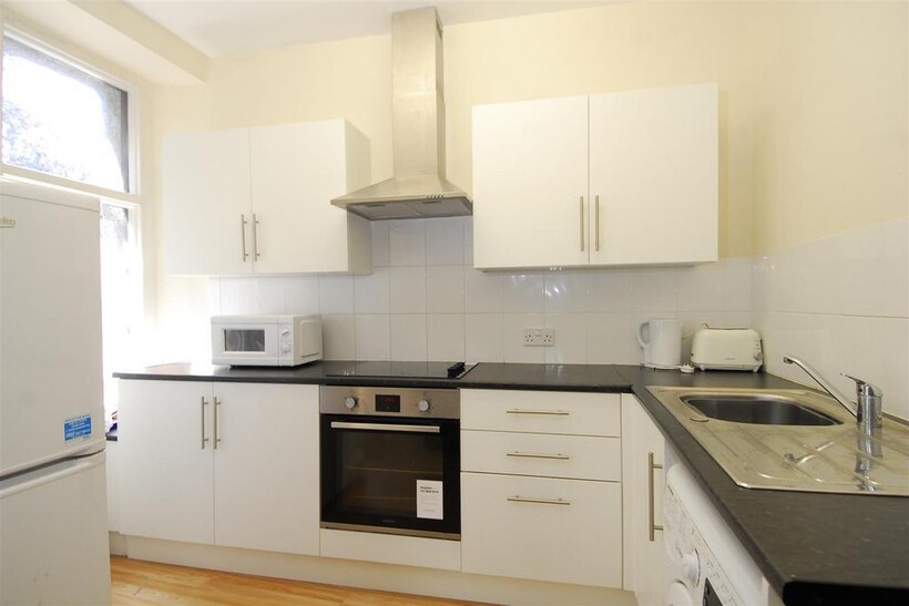 87 Alexander Rd001.JPG