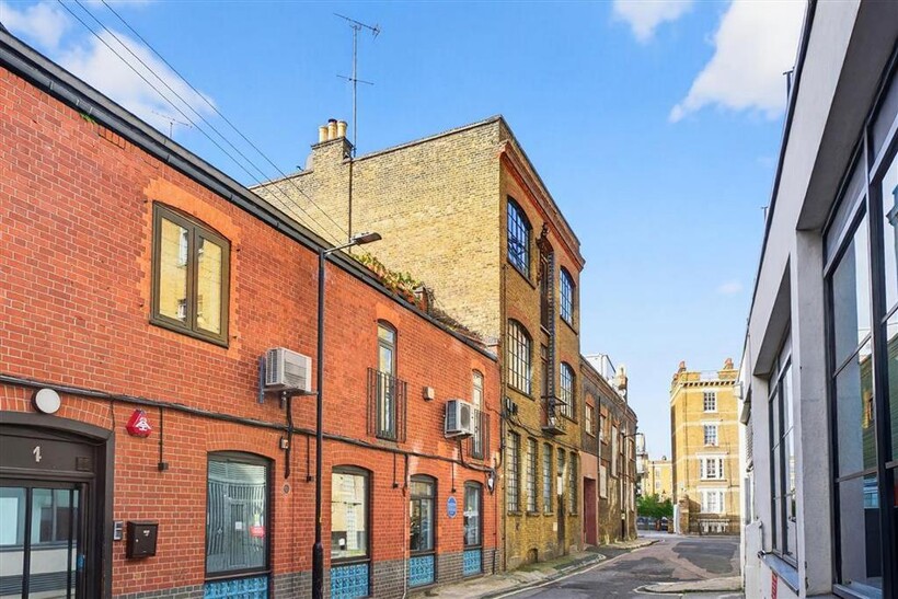 Vine Yard, London SE1 2 bed flat to rent - £2,999 pcm (£692 pw)