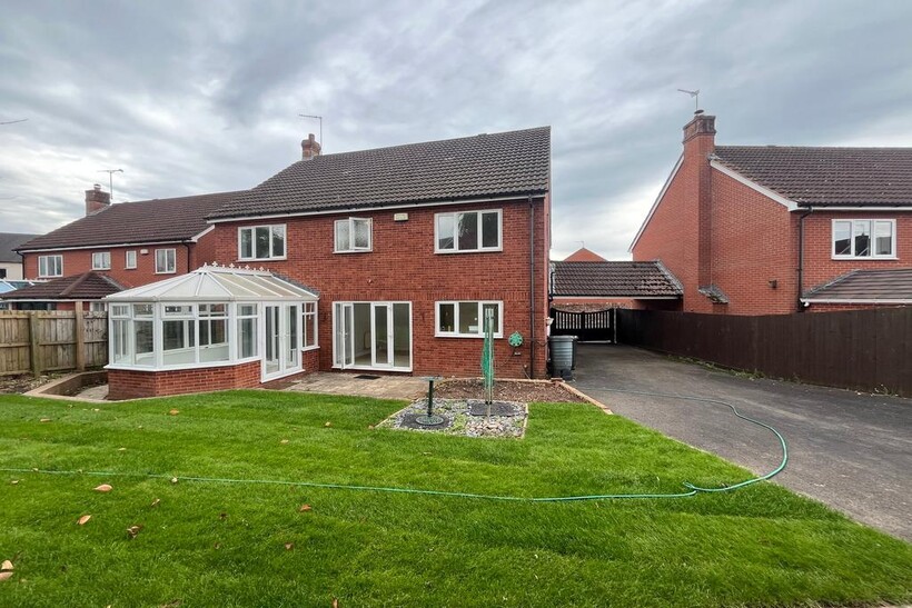 Burge Crescent, Cotford St Luke... 4 bed detached house to rent - £1,995 pcm (£460 pw)