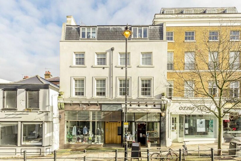 Hill Rise, Richmond TW10 2 bed flat to rent - £2,395 pcm (£553 pw)