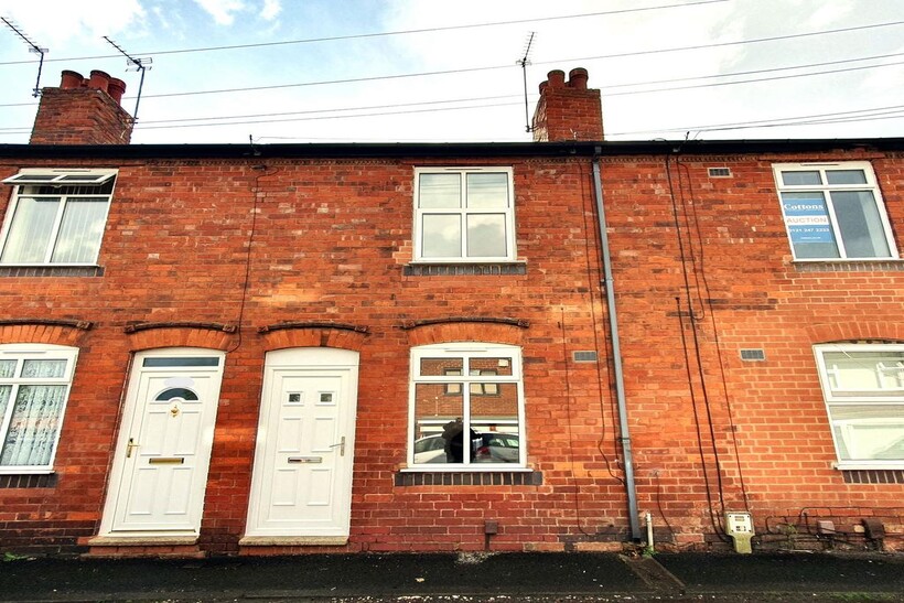 Mount Street, Halesowen B63 2 bed terraced house to rent - £900 pcm (£208 pw)
