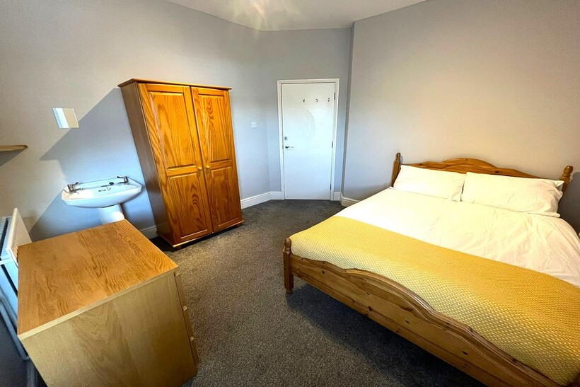 The Hollies, Third Avenue, Nottingham... 1 bed in a flat share to rent - £347 pcm (£80 pw)
