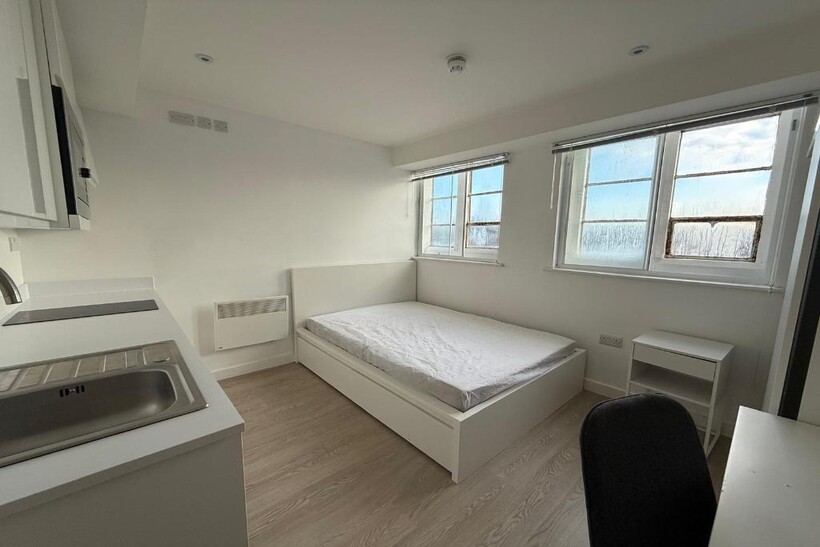 Orme Road, Newcastle-Under-Lyme ST5 1 bed apartment to rent - £606 pcm (£140 pw)