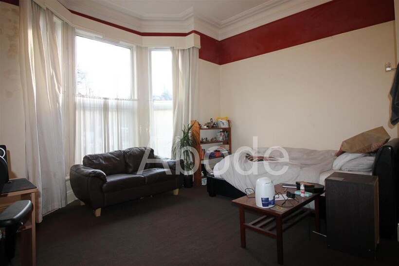 Flat 1 - 163 Hyde Park Road, Hyde... 1 bed flat to rent - £563 pcm (£130 pw)