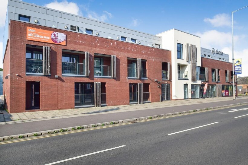 London Road, Newcastle-Under-Lyme ST5 1 bed apartment to rent - £693 pcm (£160 pw)