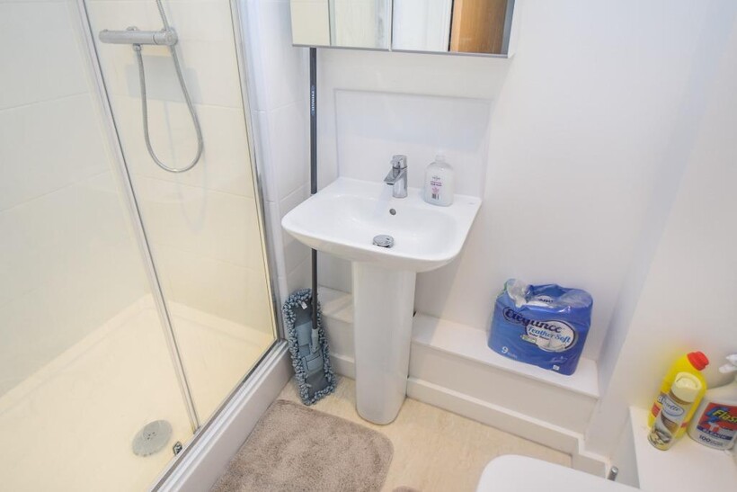 London Road, Newcastle-Under-Lyme ST5 1 bed apartment to rent - £693 pcm (£160 pw)