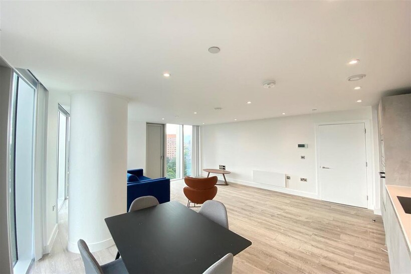 The Blade, Manchester 2 bed apartment to rent - £1,990 pcm (£459 pw)