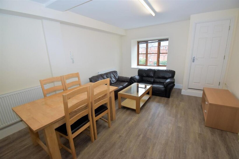 9 Wise Street, Leamington Spa 3 bed flat to rent - £1,545 pcm (£357 pw)