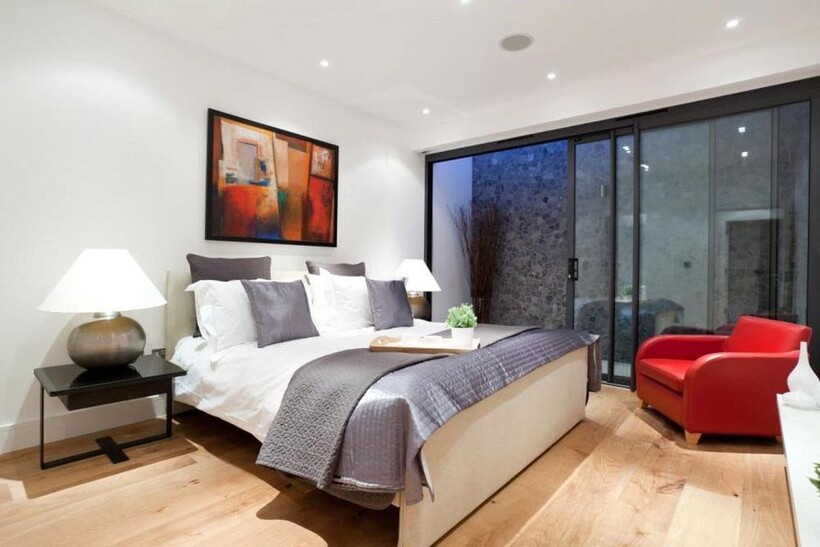 Atherstone Mews, London SW7 3 bed flat to rent - £9,533 pcm (£2,200 pw)