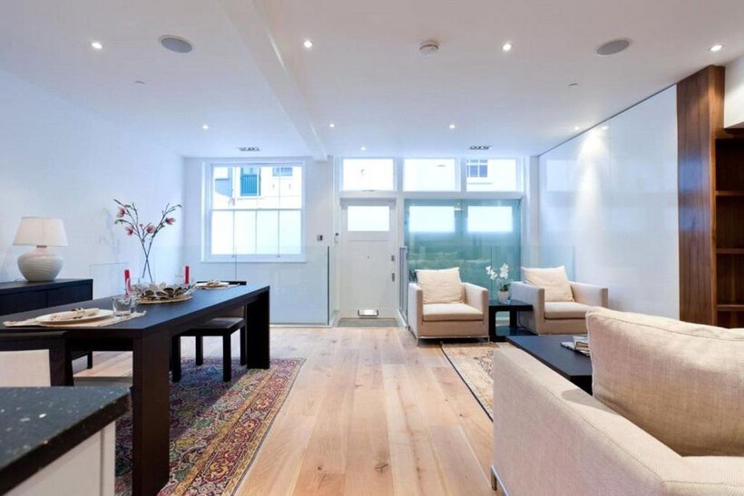 Atherstone Mews, London SW7 3 bed flat to rent - £9,533 pcm (£2,200 pw)
