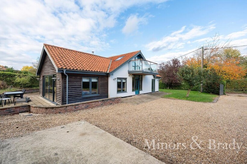 Pinkney Lane, Hunworth 3 bed detached house to rent - £1,850 pcm (£427 pw)