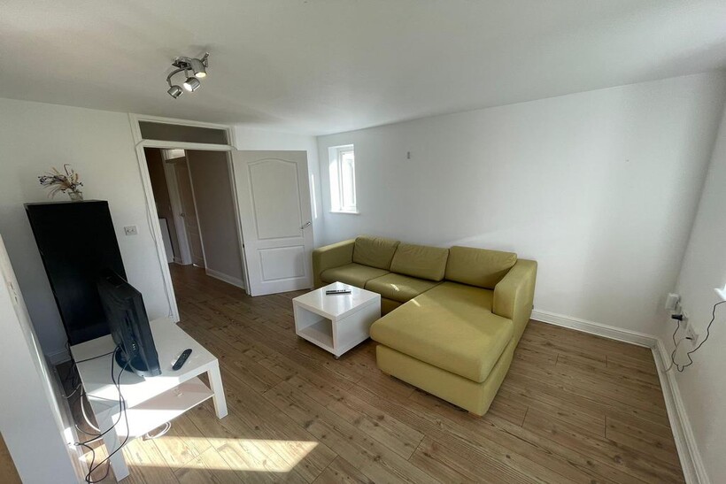 Apollo Way, Cambridge CB4 2 bed flat to rent - £1,645 pcm (£380 pw)