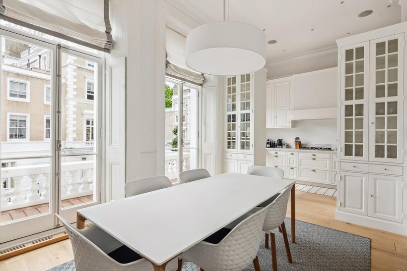 Onslow Gardens, South Kensington... 3 bed flat to rent - £12,783 pcm (£2,950 pw)