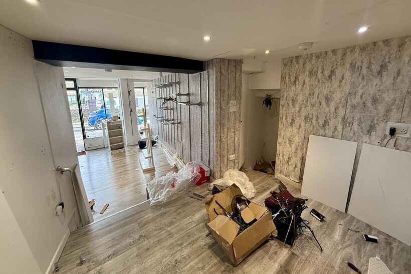 Middle Street, Brixham TQ5 Retail property (high street) to rent - £583 pcm (£135 pw)