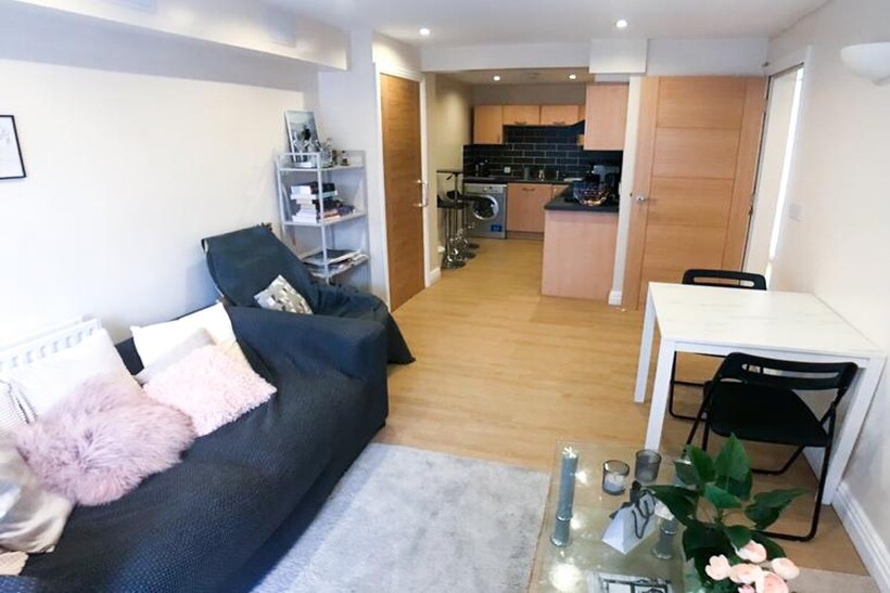 Oxford Road, Manchester M1 2 bed flat to rent - £1,540 pcm (£355 pw)
