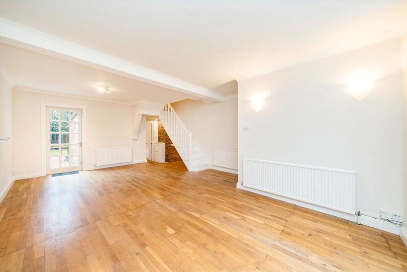 Fraser Street, London W4 4 bed semi-detached house to rent - £3,696 pcm (£853 pw)