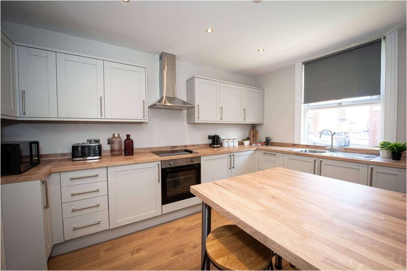 Quarry Place, Leeds LS6 6 bed house to rent - £3,562 pcm (£822 pw)