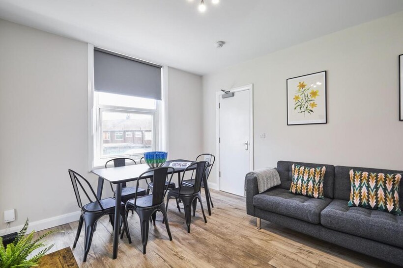 Broomfield View, Leeds LS6 1 bed in a house share to rent - £607 pcm (£140 pw)