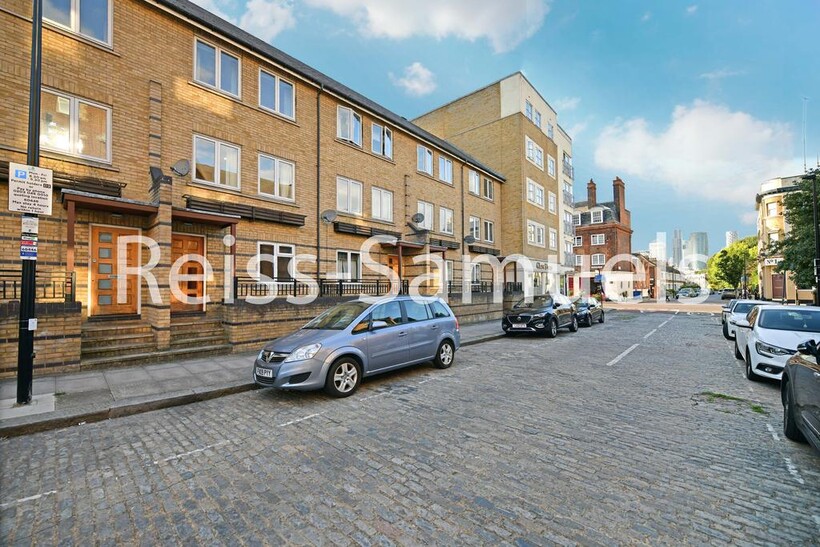 Ferry Street, London E14 5 bed terraced house to rent - £5,092 pcm (£1,175 pw)