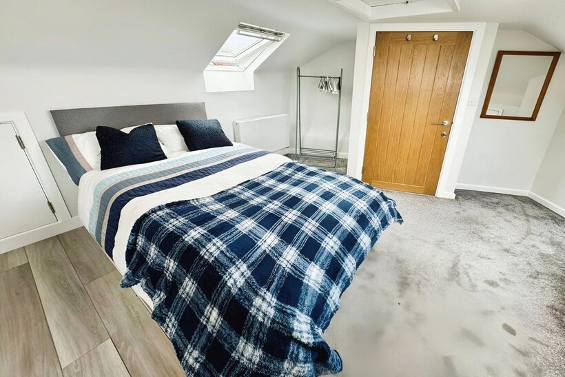 Hunt Street, Swindon, SN1 3HW 1 bed terraced house to rent - £775 pcm (£179 pw)