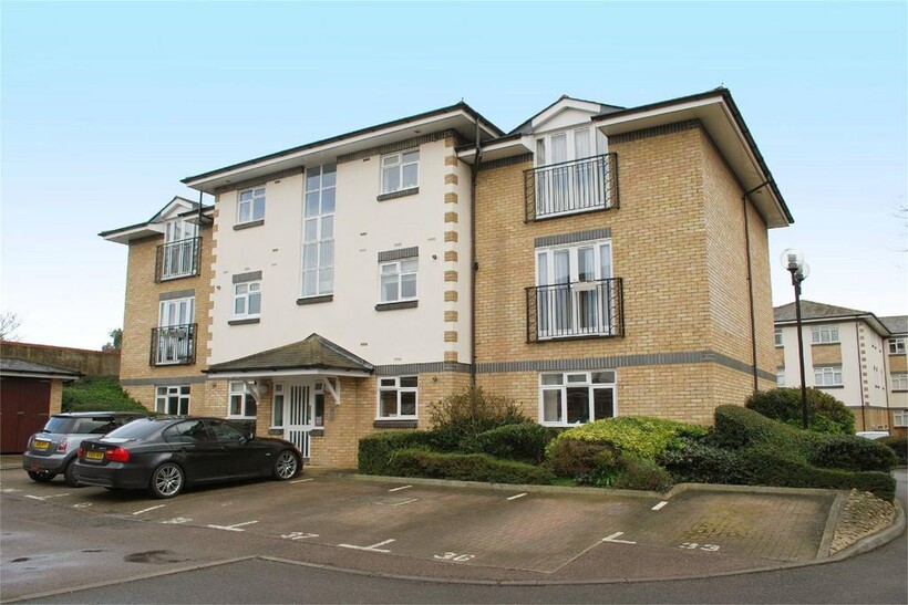 Morello Gardens, Stevenage Road... 2 bed apartment to rent - £1,325 pcm (£306 pw)