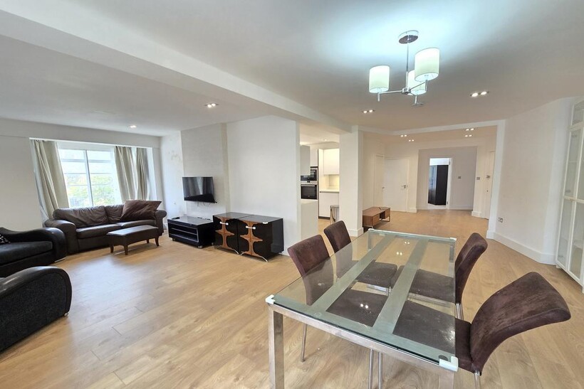 Park Road, London, NW1 3 bed terraced house to rent - £5,400 pcm (£1,246 pw)