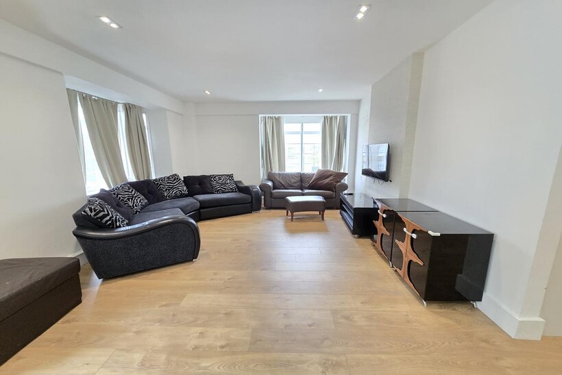 Park Road, London, NW1 3 bed terraced house to rent - £5,400 pcm (£1,246 pw)