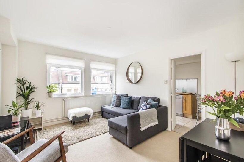 Elm Park Gardens, Chelsea, London, SW10 1 bed flat to rent - £2,249 pcm (£519 pw)