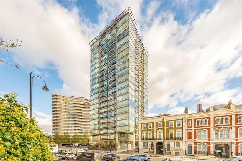 Grosvenor Road, London SW1V 3 bed flat to rent - £4,598 pcm (£1,061 pw)
