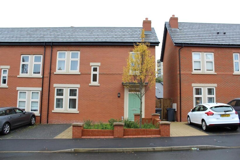 Steel Maitland Avenue, Birmingham... 2 bed semi-detached house to rent - £1,000 pcm (£231 pw)