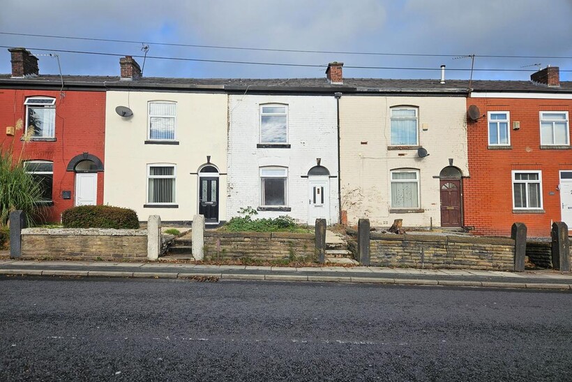 Bolton Road, Radcliffe, Manchester 2 bed terraced house to rent - £950 pcm (£219 pw)