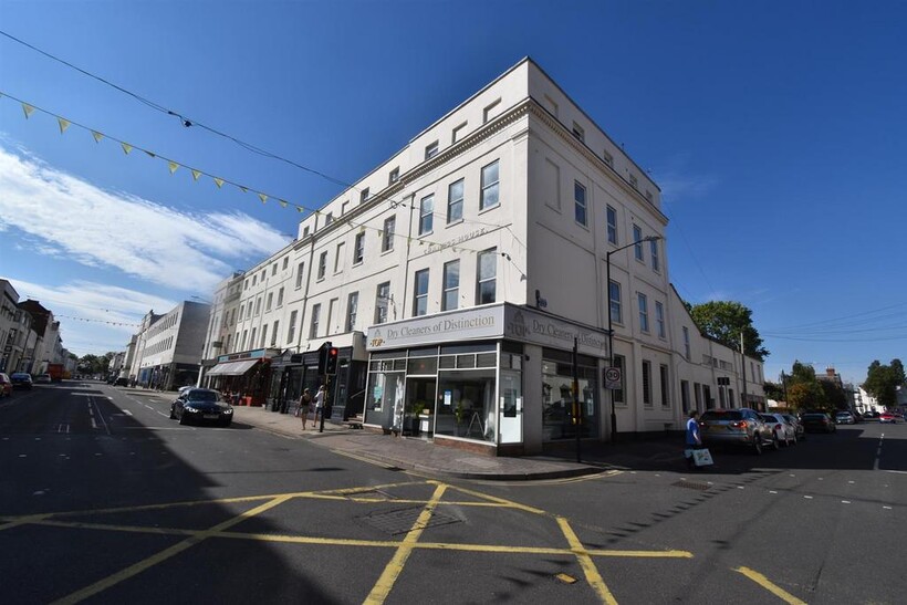 Chandos Street, Leamington Spa 3 bed flat to rent - £1,335 pcm (£308 pw)