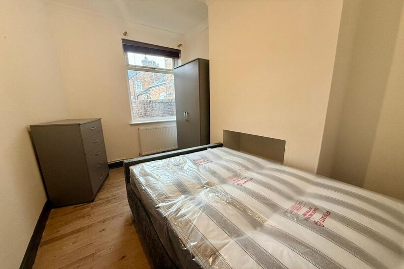 Watford Street, Stoke-On-Trent ST4 3 bed terraced house to rent - £1,343 pcm (£310 pw)