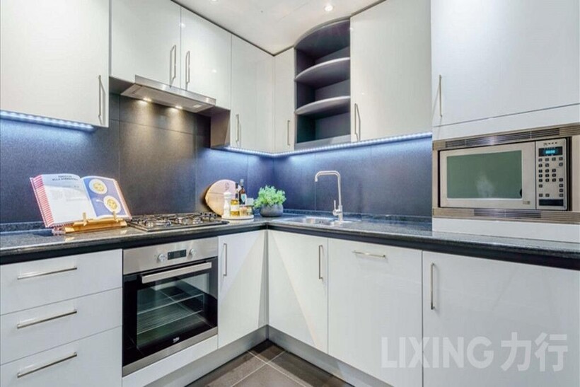 Westferry Circus, Canary Wharf, E14 8RW 2 bed apartment to rent - £3,870 pcm (£893 pw)