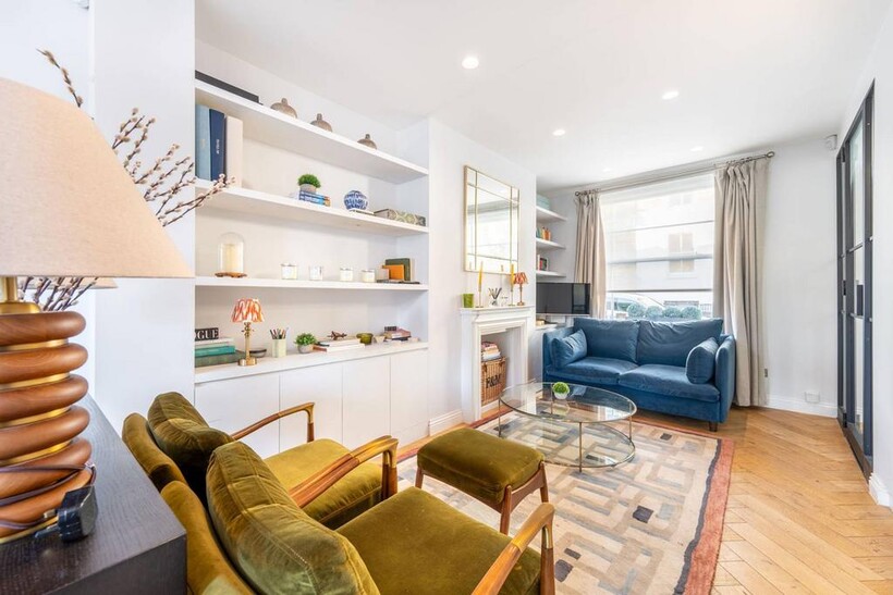 Campden Hill Road, Hillgate Village... 2 bed flat to rent - £6,284 pcm (£1,450 pw)