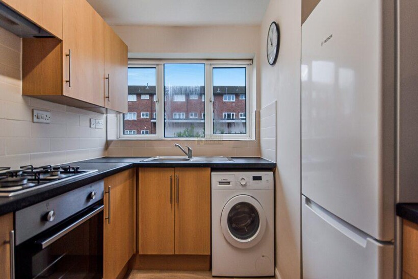 Arosa Drive, Birmingham B17 2 bed flat to rent - £1,292 pcm (£298 pw)