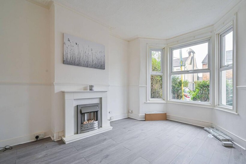 DANBROOK ROAD, Streatham Common... 1 bed flat to rent - £1,695 pcm (£391 pw)